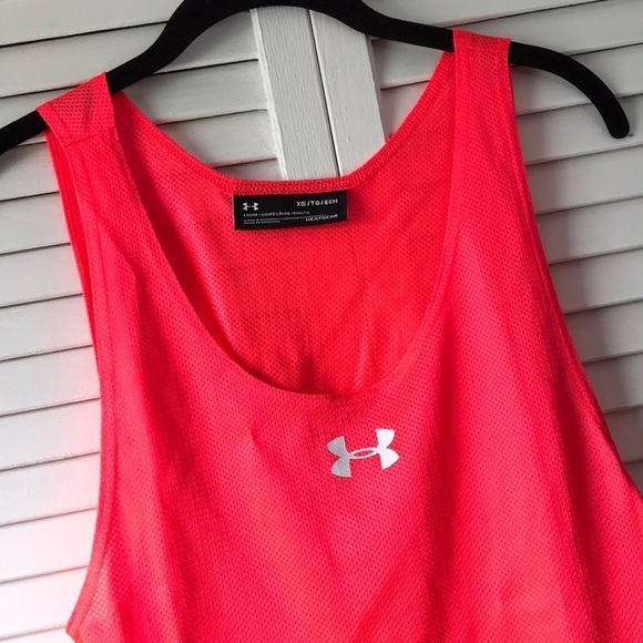 UNDER ARMOUR Loose Tank Top - Picture 1 of 8